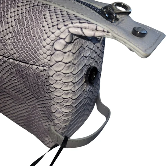 Nicole Miller Snakeskin Pattern Cosmetic Bag NWT - Picture 3 of 7